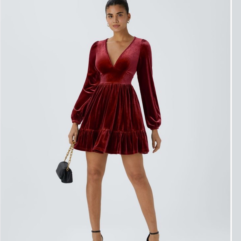 HALARA Red Ruched Wrap Dress with V-Neck